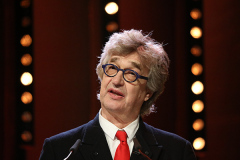 Wim Wender auf der Verleihung des Goldenen Ehrenbärens an William Dafoe auf der Berlinale am 20.02.2018 in Berlin