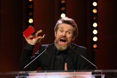 Der Gewinner des Goldenen Ehrenbärens Willem Dafoe auf der Verleihung der 68. Berlinale am 20.02.2018 in Berlin
