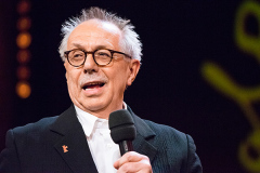 Dieter Kosslick (Berlinale Direktor) auf der Bühne bei der Verleihung des goldenen Bären bei der 69. Berlinale am 16.02.2019 im Berlinale Palast in Berlin